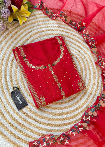 A very beautiful piece with zardozi & zari handwork set