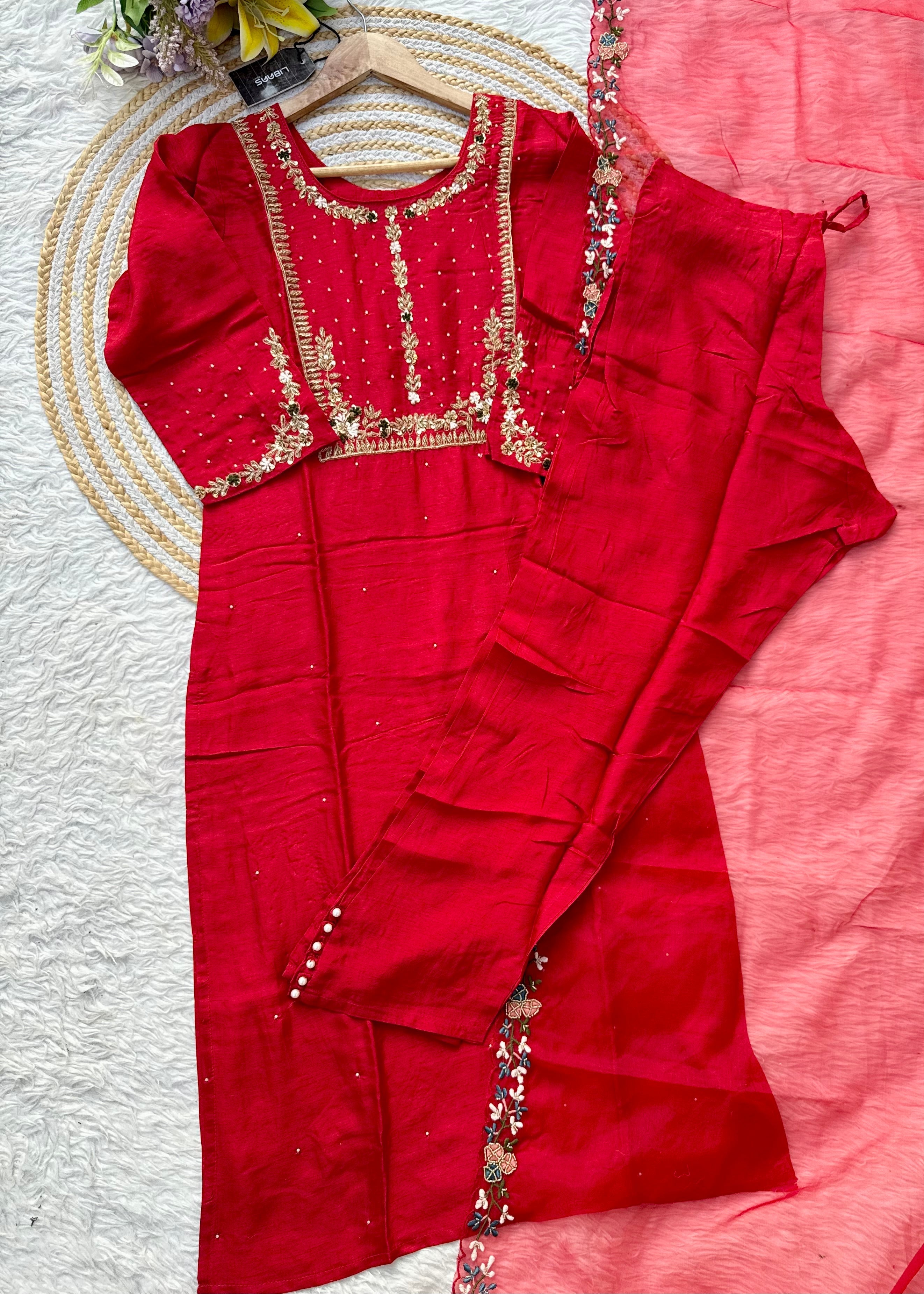 A very beautiful piece with zardozi & zari handwork set