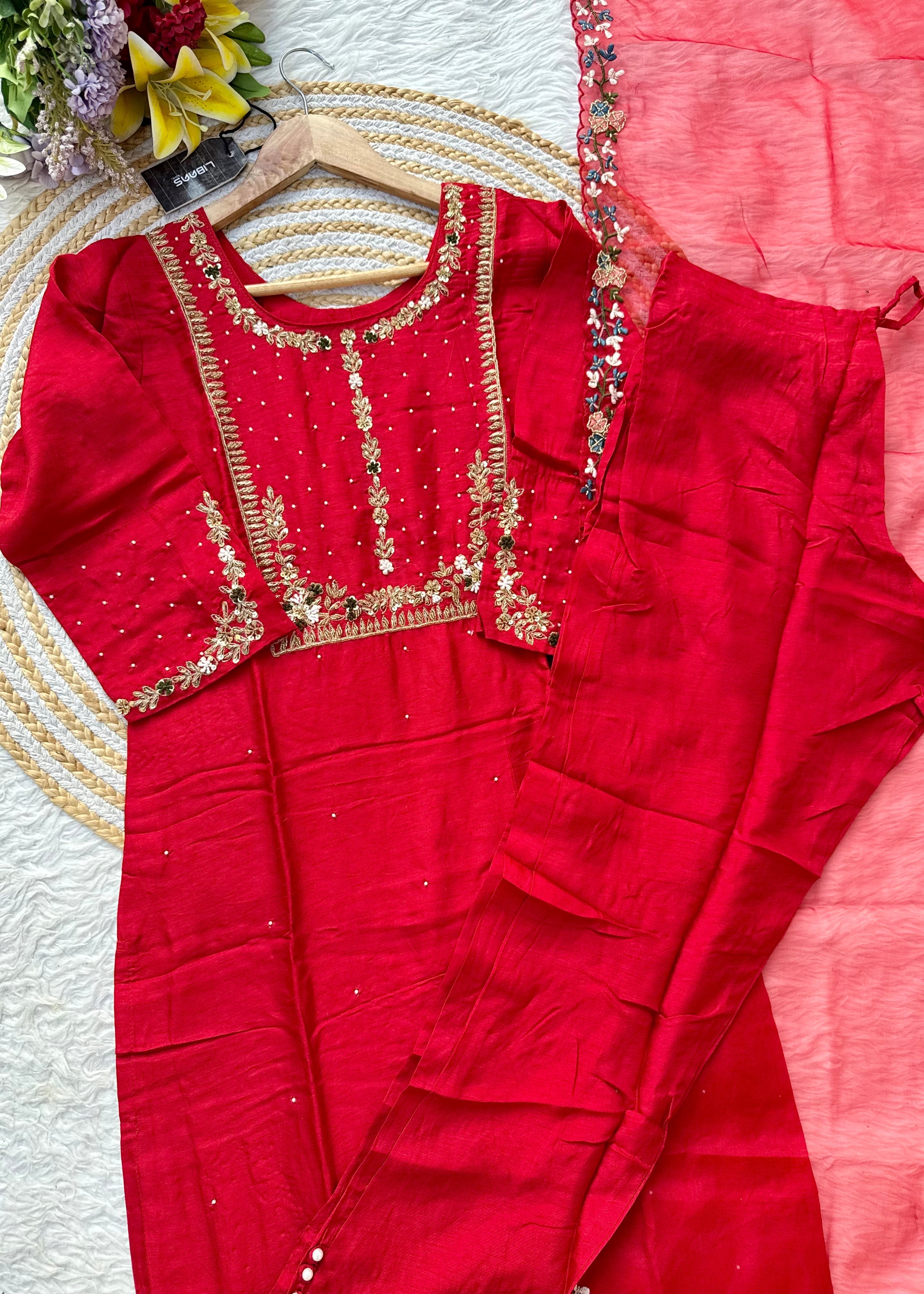 A very beautiful piece with zardozi & zari handwork set