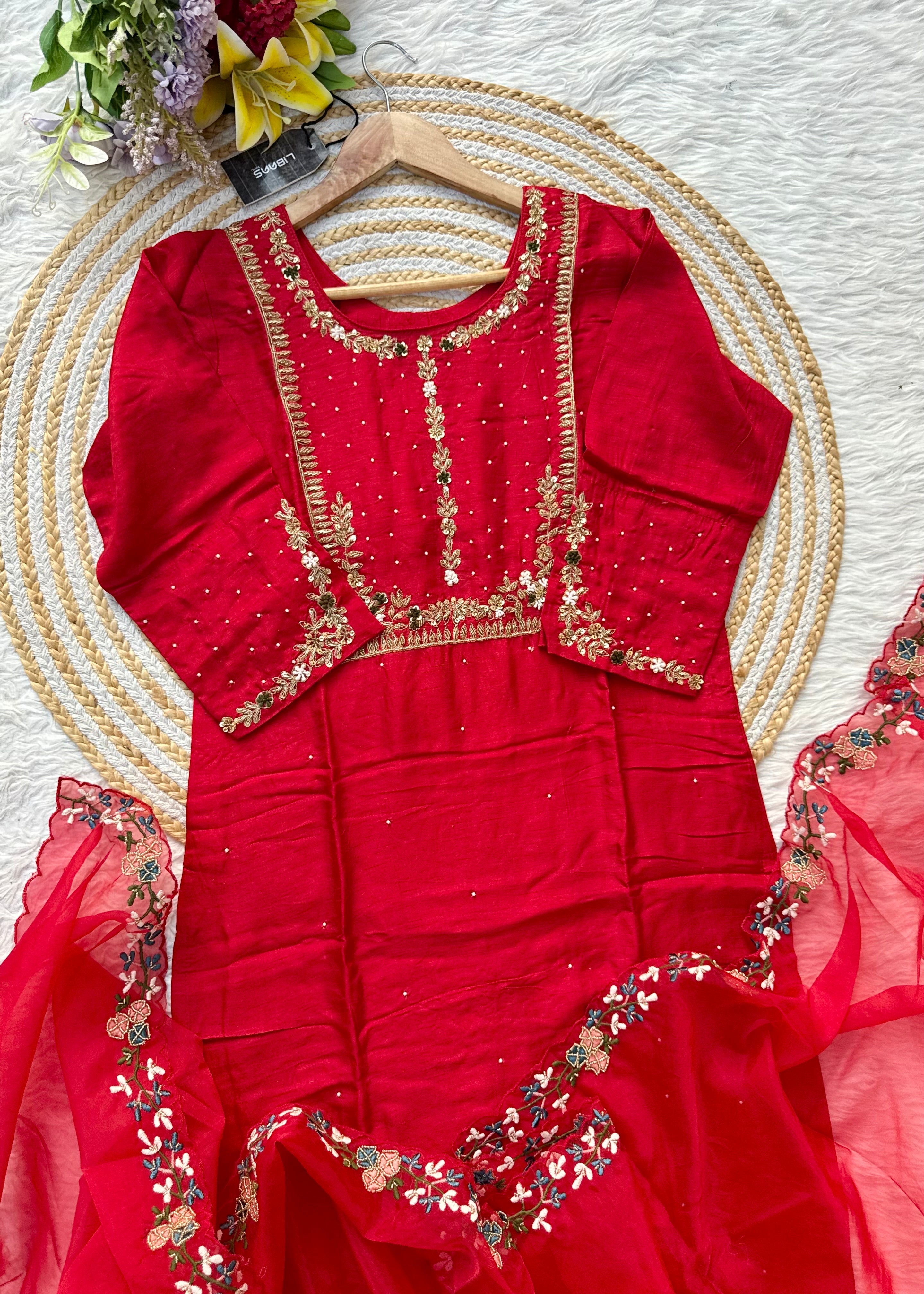 A very beautiful piece with zardozi & zari handwork set